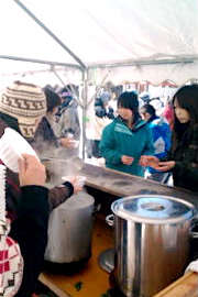 とうじ そばだんご汁配布_野麦峠スキー場_1